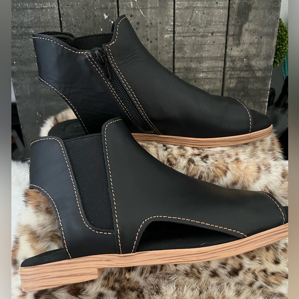 KELSI DAGGER Black Ankle Zip Sandals C385YY/1119 Brooklyn Cutout Hart Leather